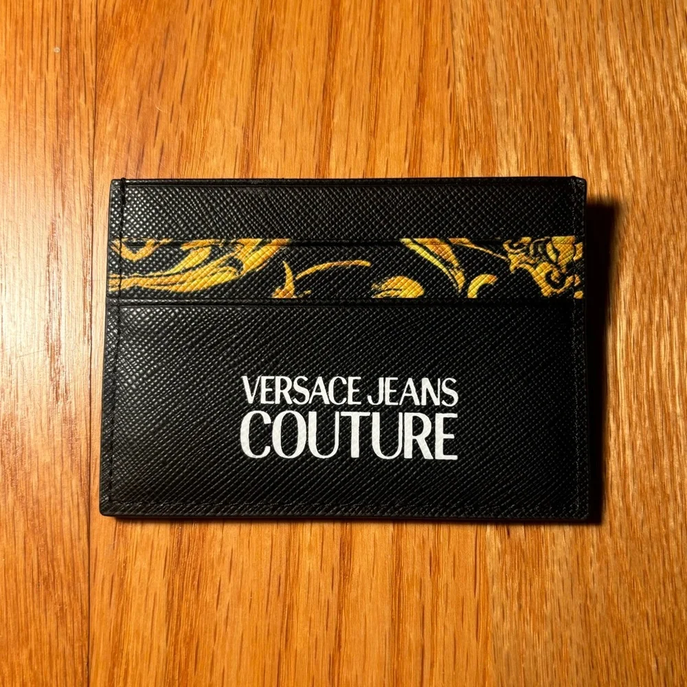 Versace Black Leather Gold Hibiscus Cardholder, Brand New 🔥